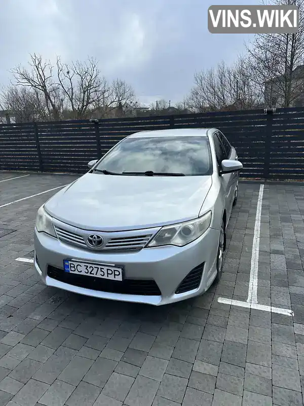 Седан Toyota Camry 2012 2.49 л. Автомат обл. Львовская, Каменка-Бугская - Фото 1/21