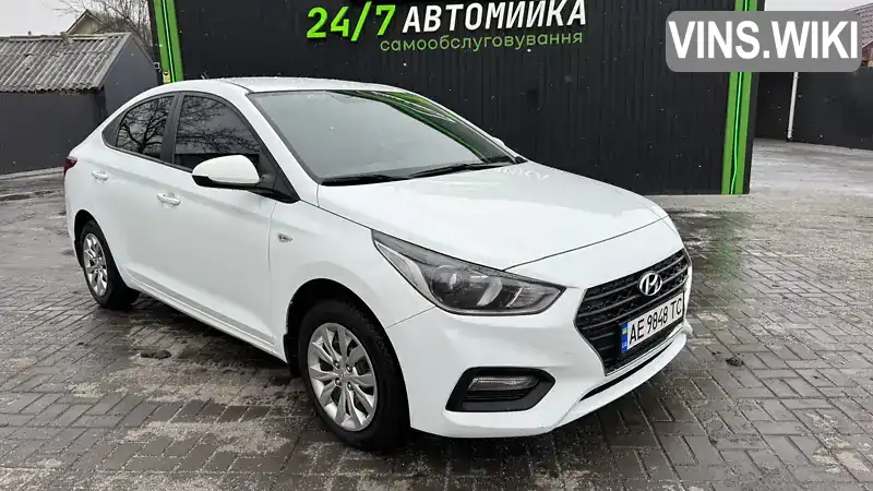 Седан Hyundai Accent 2017 1.37 л. Ручная / Механика обл. Днепропетровская, Каменское (Днепродзержинск) - Фото 1/17