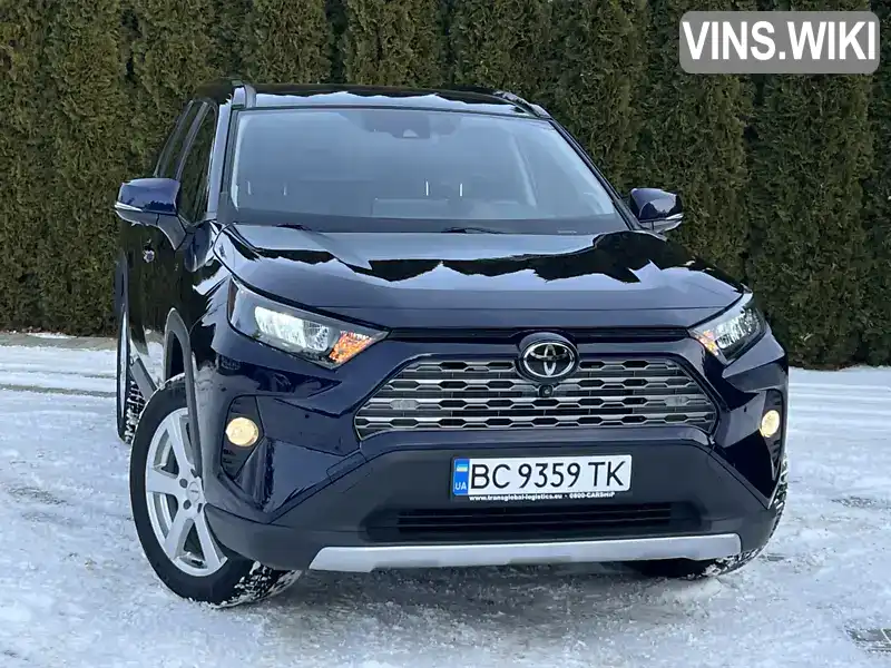 Позашляховик / Кросовер Toyota RAV4 2020 2.5 л. Автомат обл. Львівська, Самбір - Фото 1/21