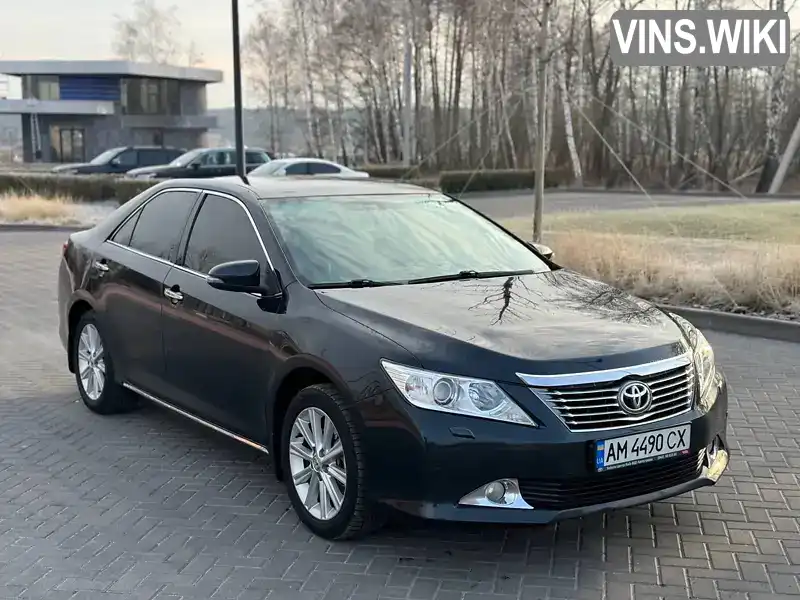 Седан Toyota Camry 2012 2.5 л. Автомат обл. Житомирская, Житомир - Фото 1/21