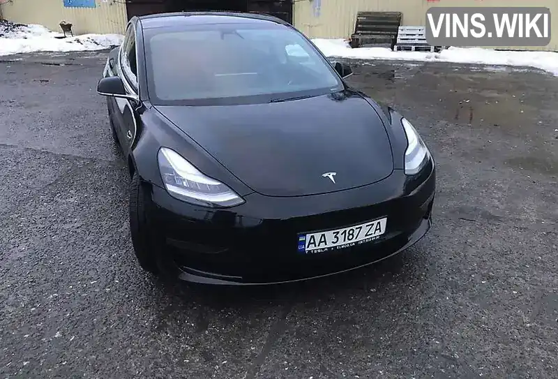 Седан Tesla Model 3 2019 null_content л. обл. Киевская, Киев - Фото 1/21