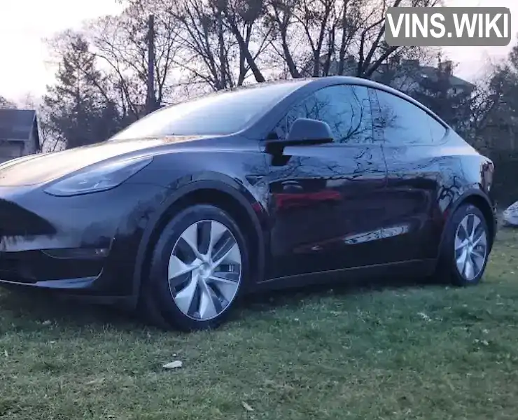 Внедорожник / Кроссовер Tesla Model Y 2023 null_content л. Автомат обл. Львовская, location.city.chishky - Фото 1/19