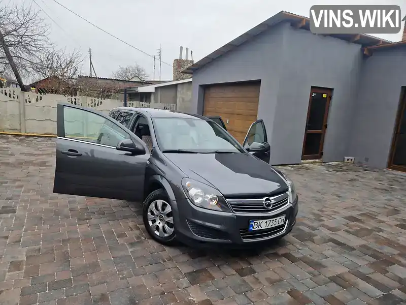 Универсал Opel Astra 2010 1.69 л. Ручная / Механика обл. Ровенская, Здолбунов - Фото 1/21