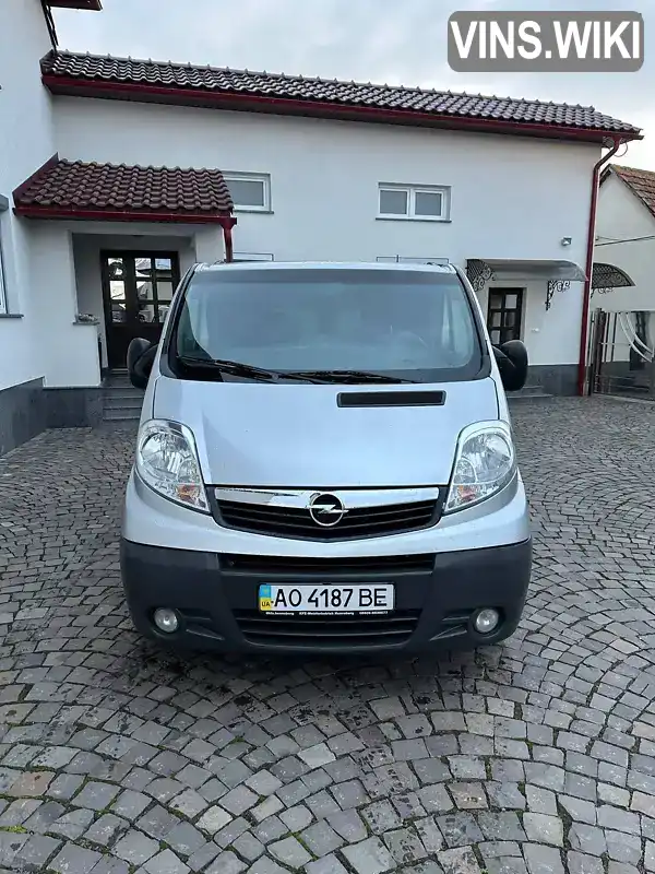 Минивэн Opel Vivaro 2011 2 л. Ручная / Механика обл. Закарпатская, Мукачево - Фото 1/21