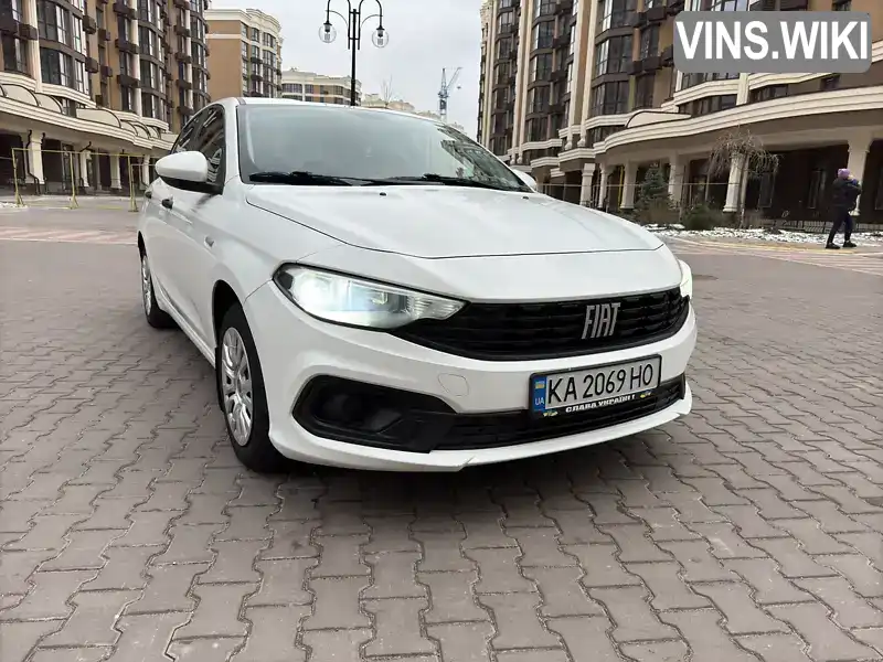 Седан Fiat Tipo 2021 1.37 л. Ручна / Механіка обл. Київська, Вишневе - Фото 1/14