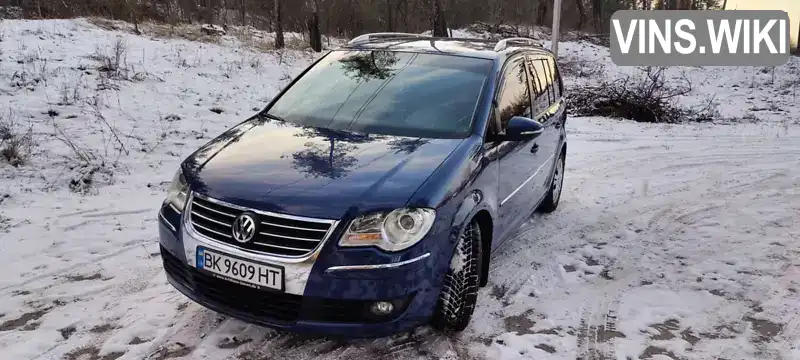 Мінівен Volkswagen Touran 2010 1.97 л. Ручна / Механіка обл. Рівненська, Рівне - Фото 1/21