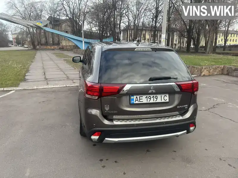 JA4AD3A32HZ005916 Mitsubishi Outlander 2016 Внедорожник / Кроссовер 2.36 л. Фото 6