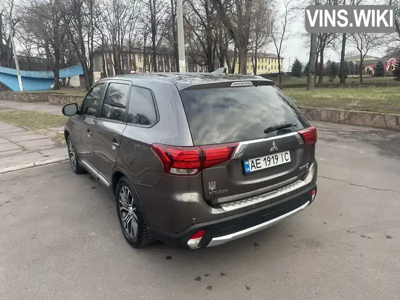 JA4AD3A32HZ005916 Mitsubishi Outlander 2016 Внедорожник / Кроссовер 2.36 л. Фото 8