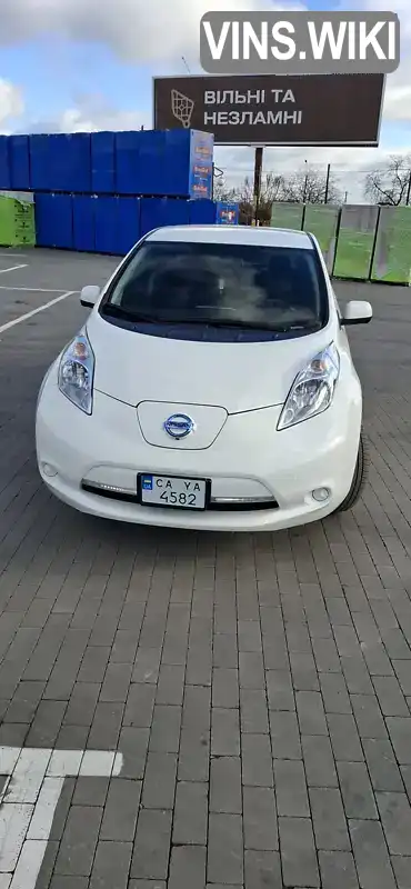 Хэтчбек Nissan Leaf 2016 null_content л. Робот обл. Черкасская, Умань - Фото 1/14