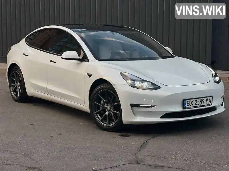 5YJ3E1EA0MF047249 Tesla Model 3 2021 Седан  Фото 1