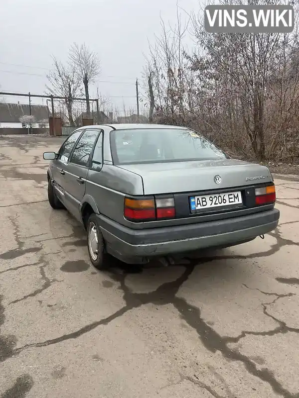 WVWZZZ31ZJE037726 Volkswagen Passat 1988 Седан  Фото 2