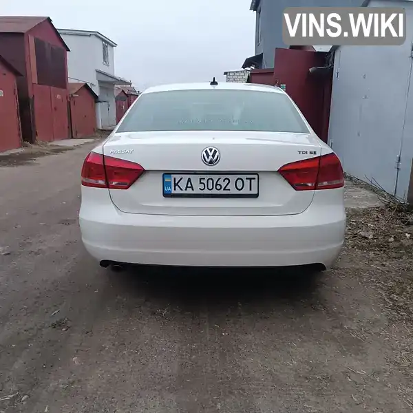 Седан Volkswagen Passat 2013 2 л. Автомат обл. Київська, Бровари - Фото 1/16