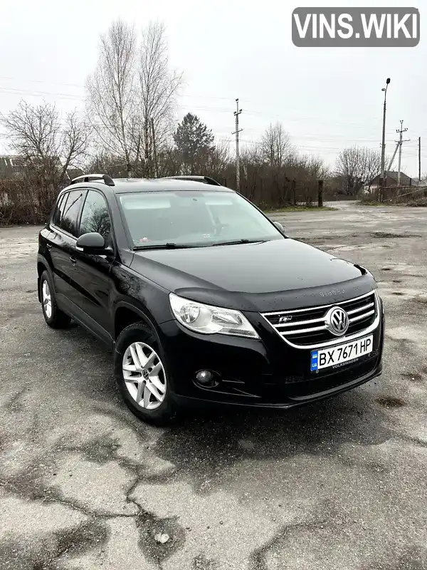 Позашляховик / Кросовер Volkswagen Tiguan 2010 1.97 л. обл. Вінницька, Хмільник - Фото 1/21