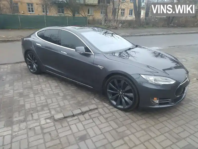 Лифтбек Tesla Model S 2016 null_content л. обл. Днепропетровская, Днепр (Днепропетровск) - Фото 1/14