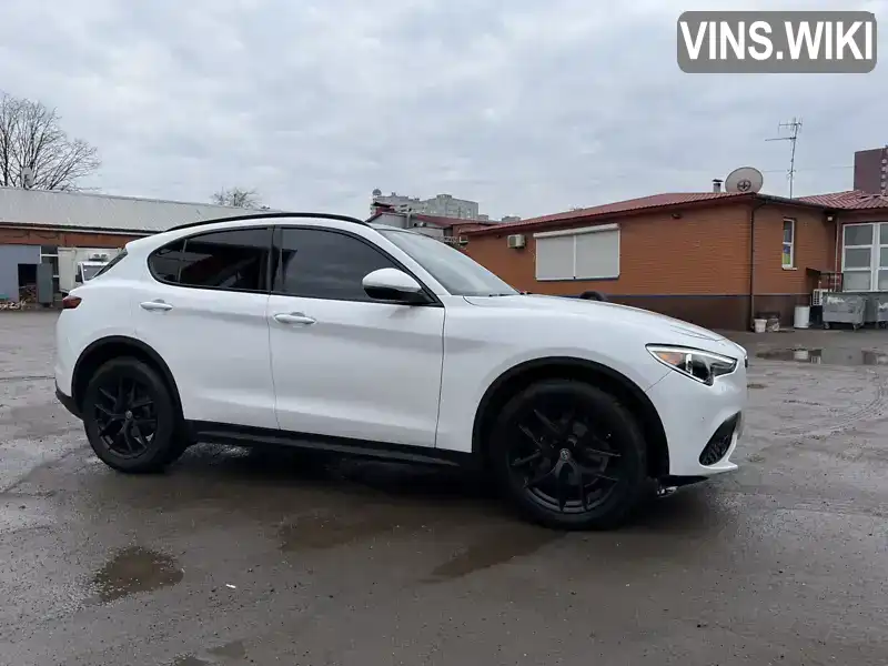 ZASFAKNN1J7B79012 Alfa Romeo Stelvio 2017 Позашляховик / Кросовер 2 л. Фото 3