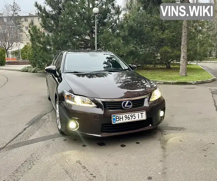 JTHKD5BHXB2019867 Lexus CT 2011 Хетчбек 1.8 л. Фото 2