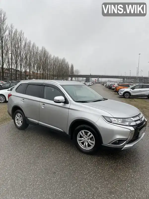 Внедорожник / Кроссовер Mitsubishi Outlander 2018 2 л. Вариатор обл. Черновицкая, Черновцы - Фото 1/15