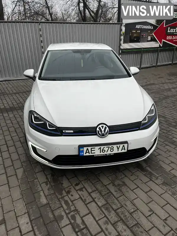 Хэтчбек Volkswagen e-Golf 2015 null_content л. Вариатор обл. Днепропетровская, Каменское (Днепродзержинск) - Фото 1/21