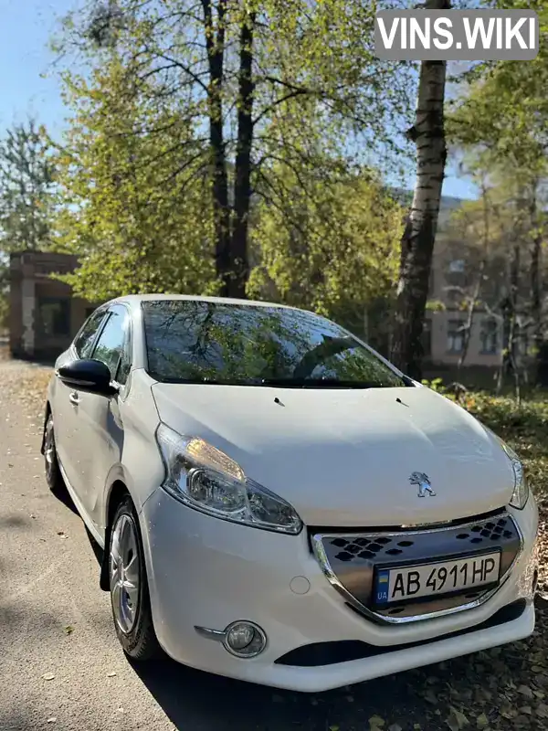 VF3CC8HP0CW075176 Peugeot 208 2012 Хетчбек 1.4 л. Фото 2