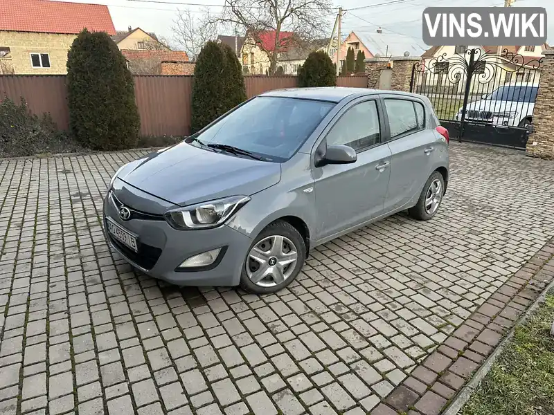 Хетчбек Hyundai i20 2014 1.12 л. Ручна / Механіка обл. Закарпатська, Тячів - Фото 1/13