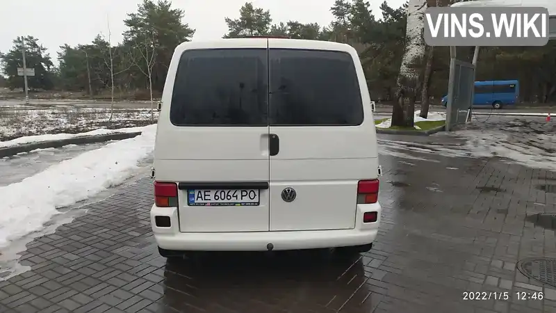 WV1ZZZ70Z2H109785 Volkswagen Transporter 2002 Мінівен 2.46 л. Фото 7