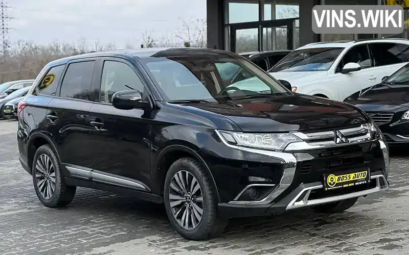 Внедорожник / Кроссовер Mitsubishi Outlander 2020 2.36 л. Вариатор обл. Черновицкая, Черновцы - Фото 1/21