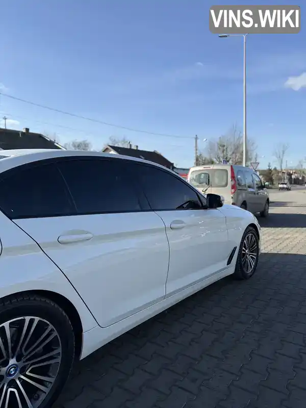 WBAJA9C55KB391826 BMW 5 Series 2018 Седан 2 л. Фото 3