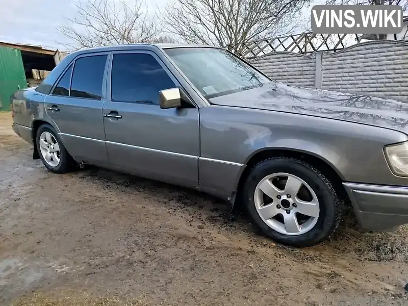 WDB1240261B392504 Mercedes-Benz E-Class 1990 Седан  Фото 2