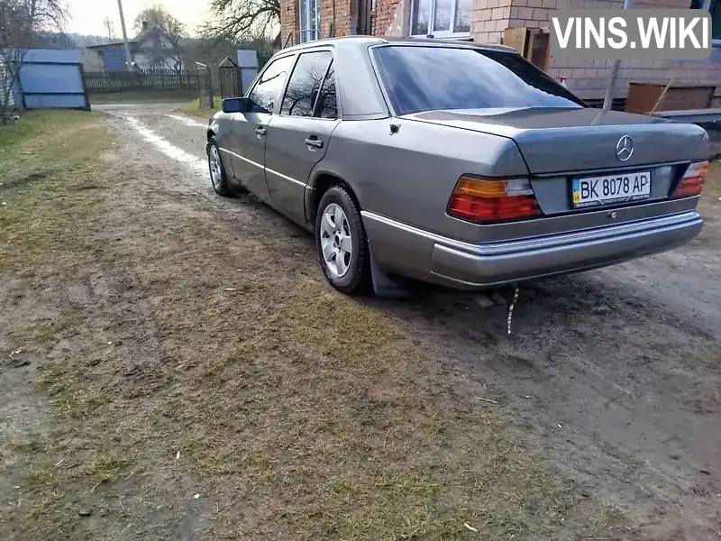 WDB1240261B392504 Mercedes-Benz E-Class 1990 Седан  Фото 3