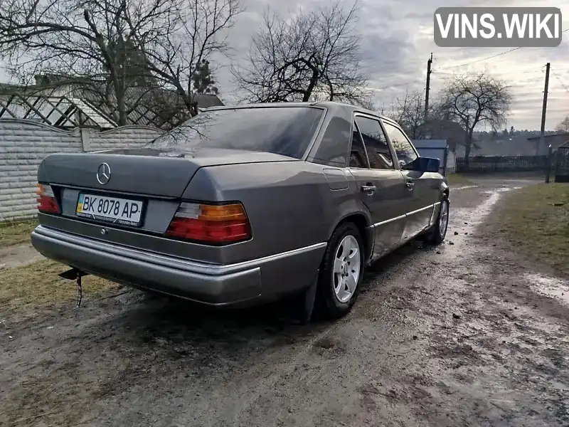 WDB1240261B392504 Mercedes-Benz E-Class 1990 Седан  Фото 4