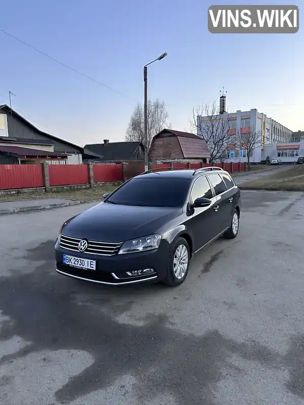 Универсал Volkswagen Passat 2011 1.97 л. Ручная / Механика обл. Ровенская, Костополь - Фото 1/16