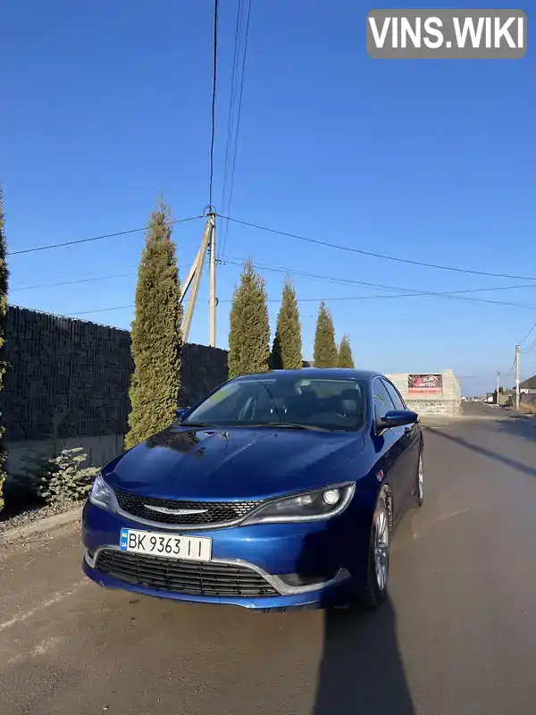 Седан Chrysler 200 2016 2.36 л. Автомат обл. Рівненська, Рівне - Фото 1/12