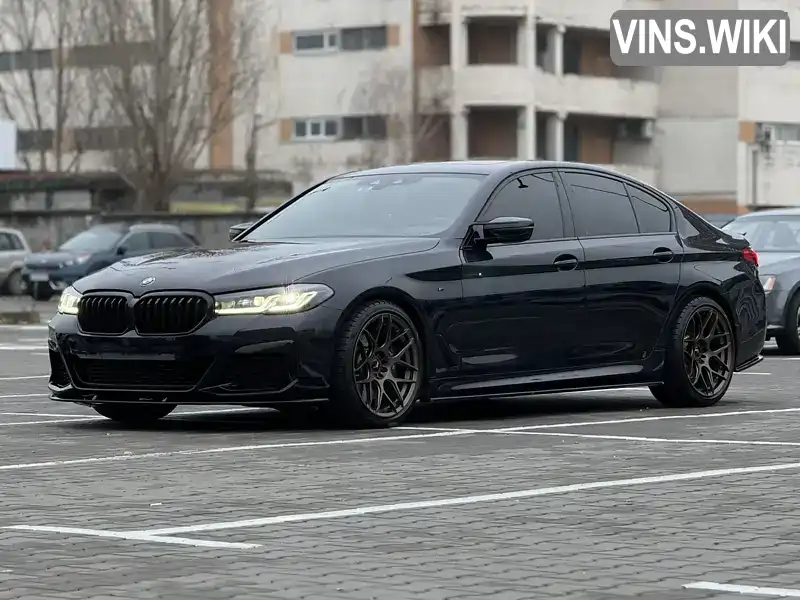 WBAJE7C51JWD49818 BMW 5 Series 2018 Седан 3 л. Фото 2