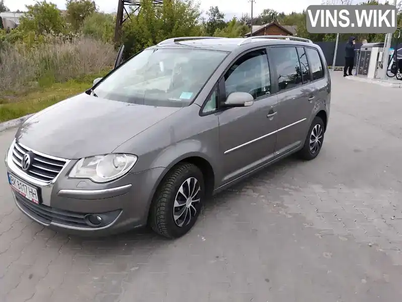 Мінівен Volkswagen Touran 2007 2 л. Ручна / Механіка обл. Київська, Ірпінь - Фото 1/13