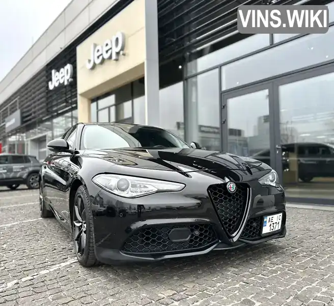 Седан Alfa Romeo Giulia 2016 2 л. Автомат обл. Дніпропетровська, Дніпро (Дніпропетровськ) - Фото 1/21