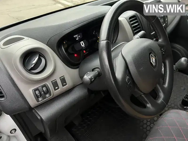 VF12FL10352836052 Renault Trafic 2015 Мінівен 1.6 л. Фото 5