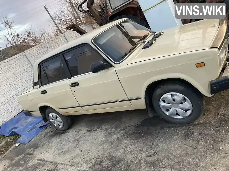 Седан ВАЗ / Lada 2105 1983 1.3 л. Ручная / Механика обл. Черкасская, Черкассы - Фото 1/14