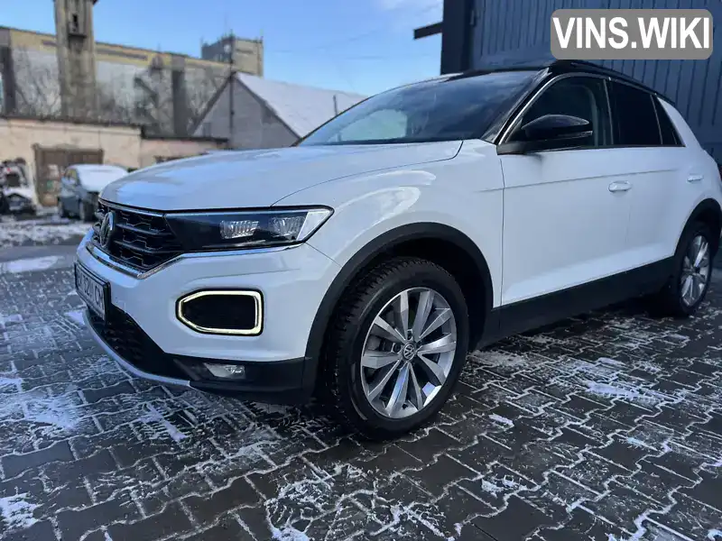 Позашляховик / Кросовер Volkswagen T-Roc 2019 1.5 л. Автомат обл. Рівненська, Рівне - Фото 1/21