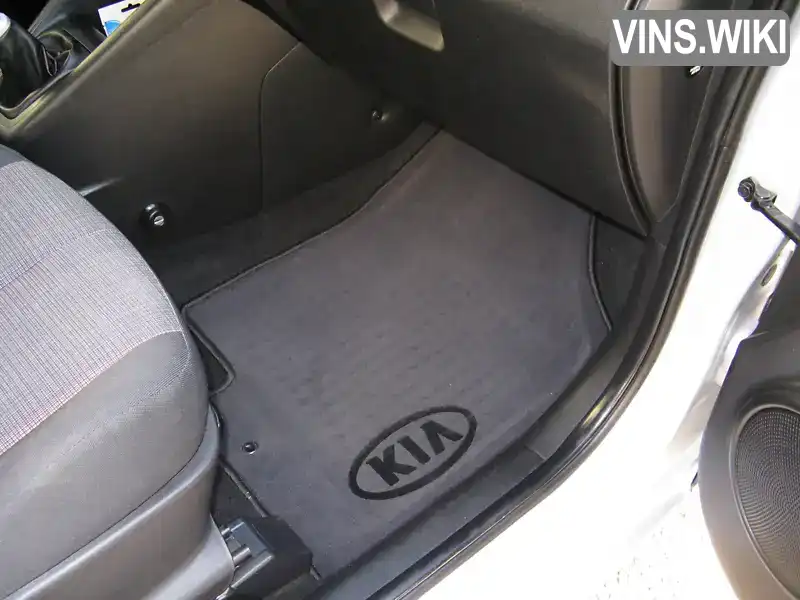 TMAEG813ABJ041552 Kia Venga 2010 Микровэн 1.4 л. Фото 6