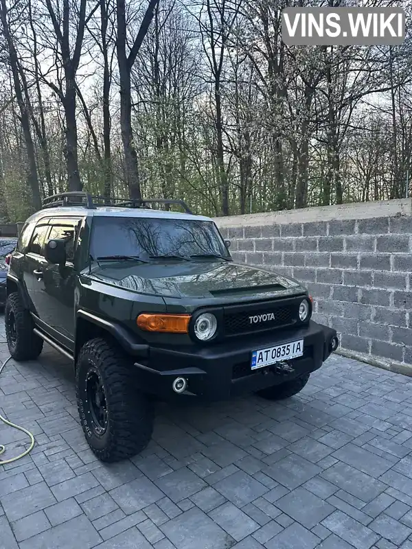 Позашляховик / Кросовер Toyota FJ Cruiser 2013 4 л. Автомат обл. Івано-Франківська, Івано-Франківськ - Фото 1/8