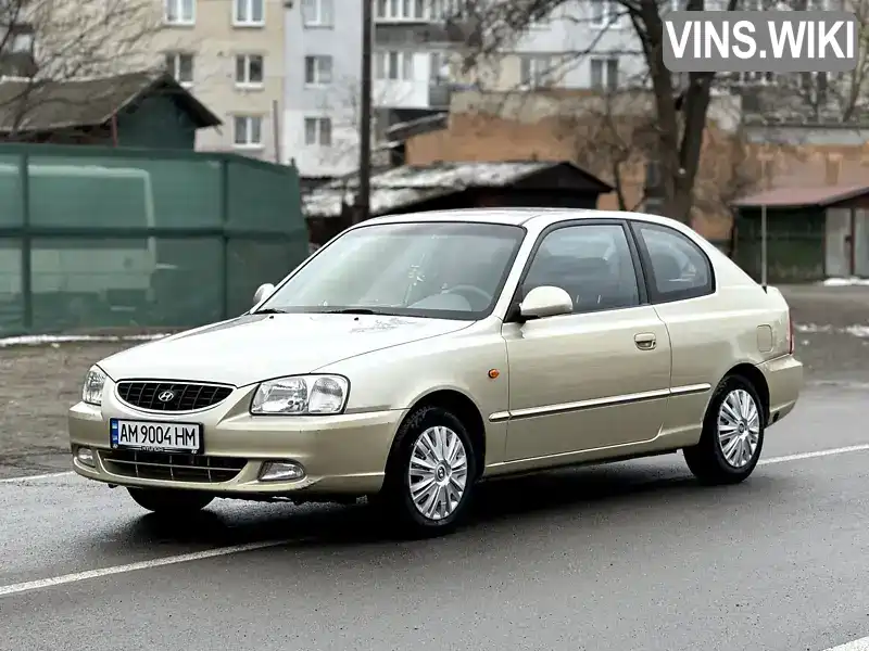 KMHCH31GP2U209541 Hyundai Accent 2002 Лифтбек  Фото 1