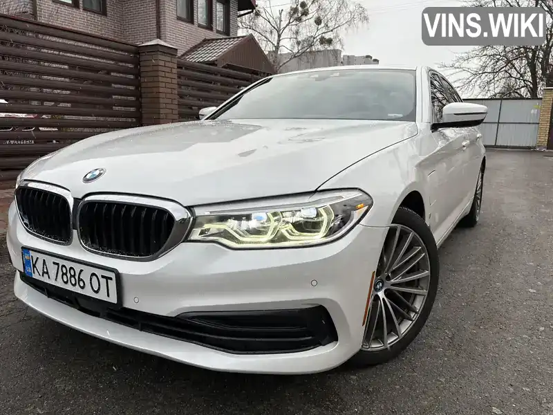 WBAJA9C59KB254890 BMW 5 Series 2018 Седан  Фото 2