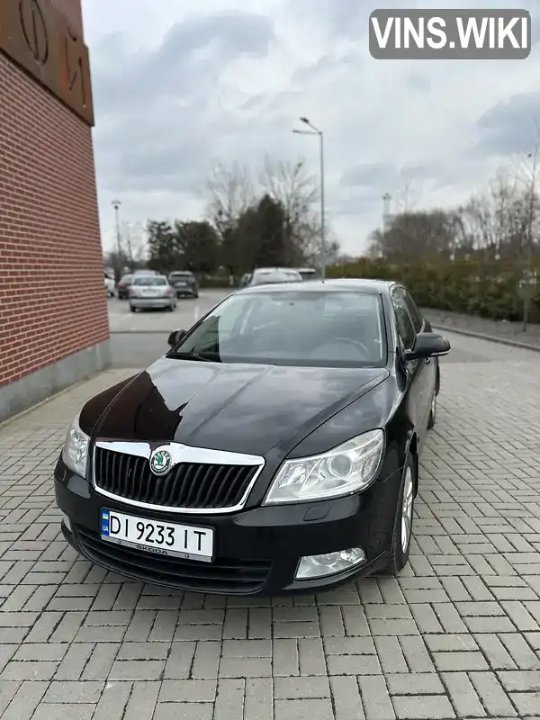 TMBCJ61ZXB2066864 Skoda Octavia 2010 Ліфтбек 1.4 л. Фото 1