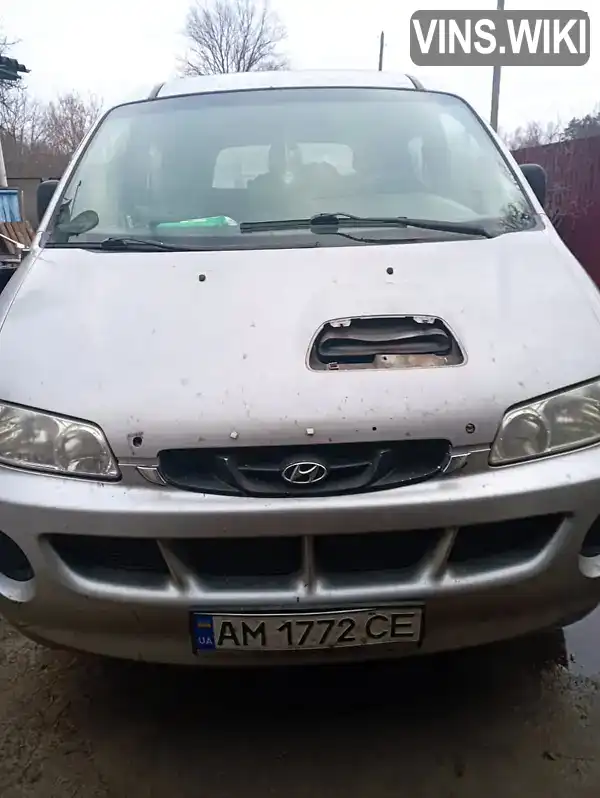 NLJWVH7JP4Z017221 Hyundai H-1 2004 Минивэн 2.48 л. Фото 2