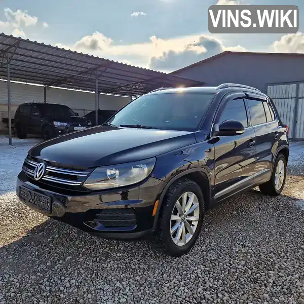 WVGRV7AX6HK023954 Volkswagen Tiguan 2017 Позашляховик / Кросовер 2 л. Фото 1