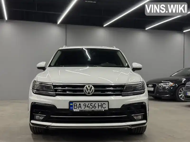 WVGZZZ5NZJW973879 Volkswagen Tiguan 2018 Позашляховик / Кросовер 1.98 л. Фото 2