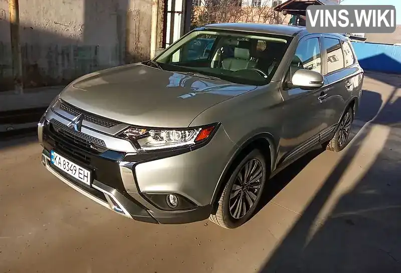 Позашляховик / Кросовер Mitsubishi Outlander 2019 2.36 л. Варіатор обл. Київська, Київ - Фото 1/21