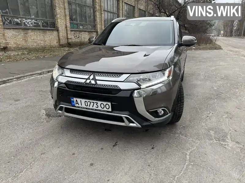 JA4JZ4AX1JZ058882 Mitsubishi Outlander 2018 Позашляховик / Кросовер 3 л. Фото 1