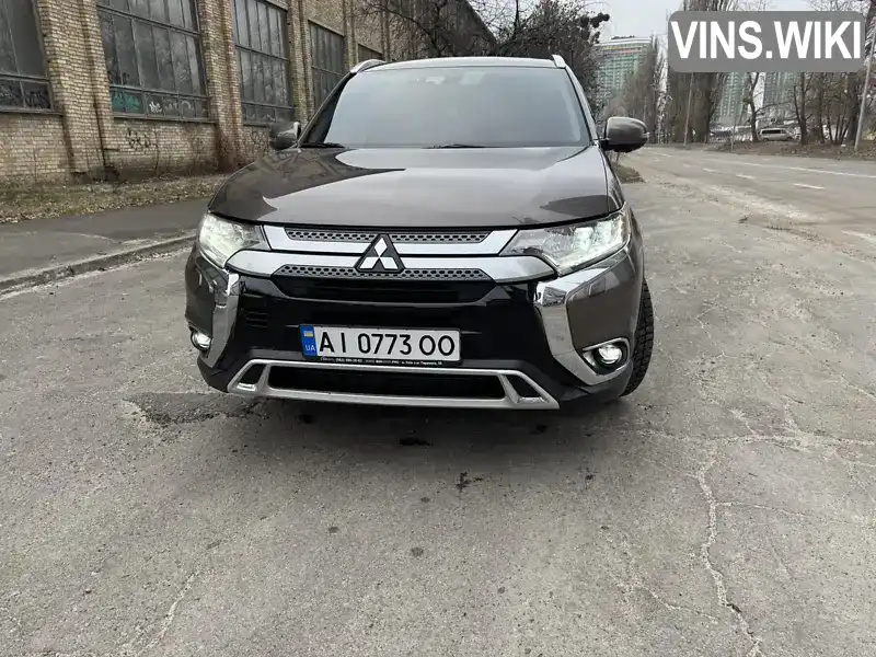 JA4JZ4AX1JZ058882 Mitsubishi Outlander 2018 Позашляховик / Кросовер 3 л. Фото 2