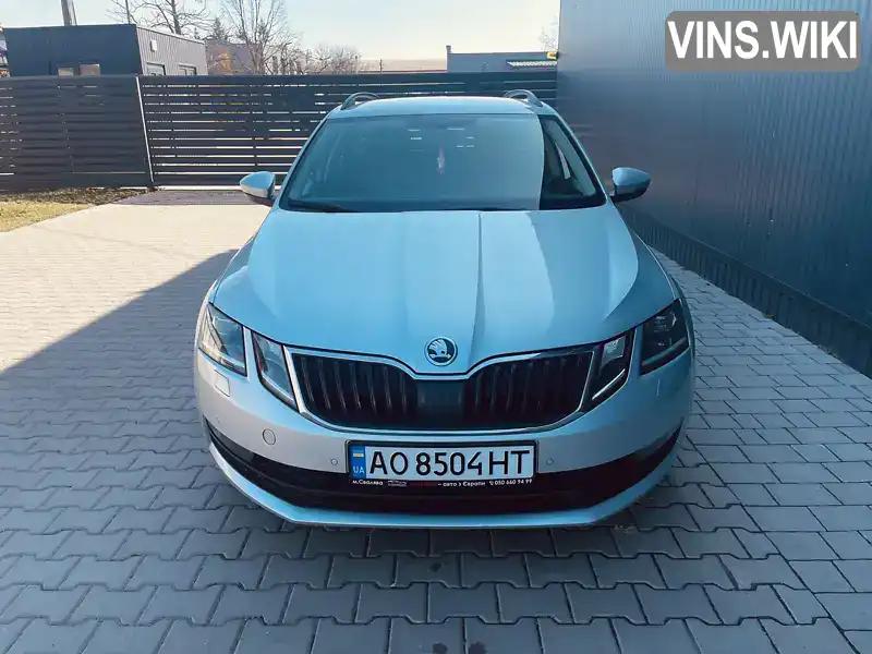 TMBJJ7NE6J0033441 Skoda Octavia 2017 Универсал 2 л. Фото 1